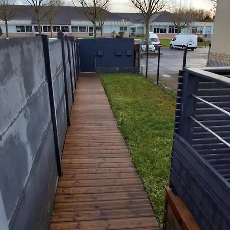 La Maison Du 37 Avec Terrasse Et Jardinet Holiday home Breteil