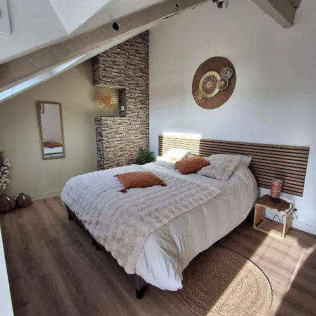 Holiday home La Maison Du 37 Avec Terrasse Et Jardinet Breteil